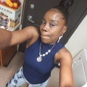 Meet your Posher, Gloria